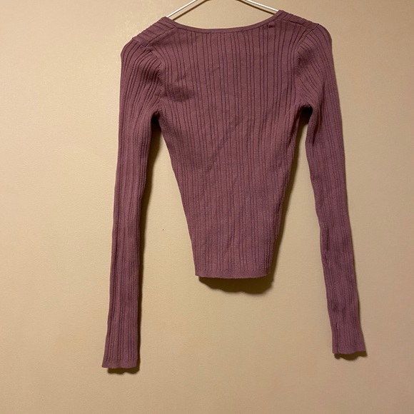 V neck top - Picture 4 of 4